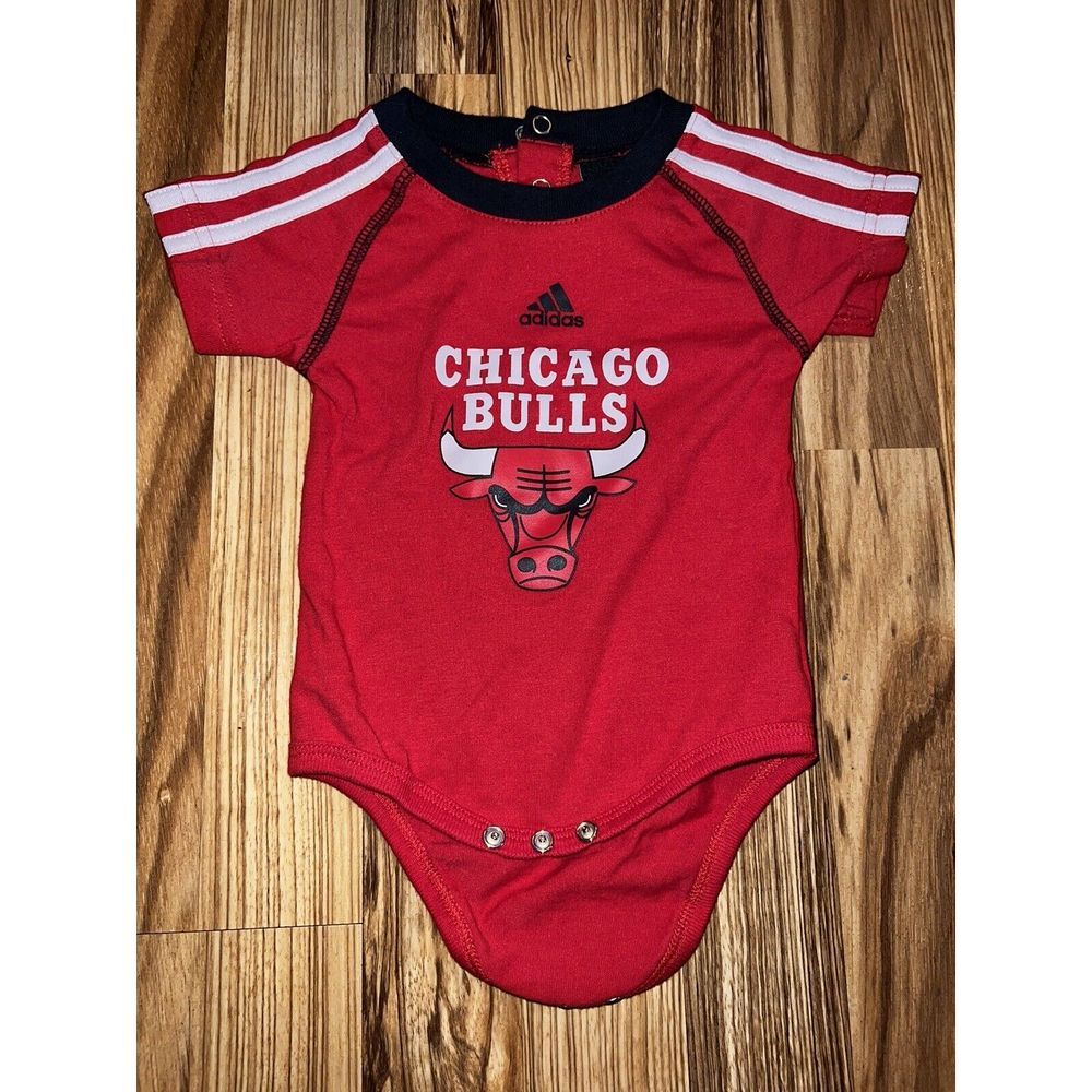 Adidas Chicago Bulls Basketball Infant baby bodysuit size‎ 0/3 months